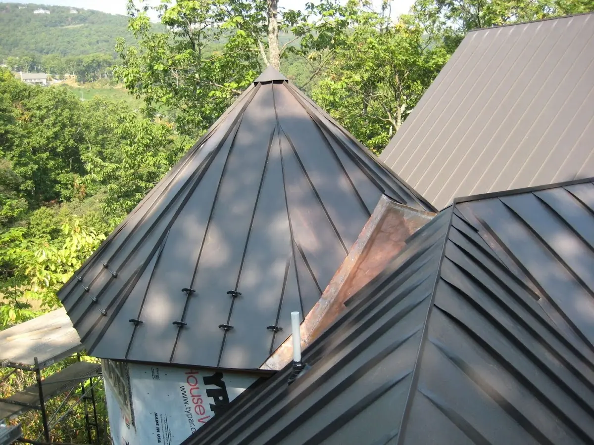 Professional Roof Tarp Installation by Craftsman Roofing in Bloomsdorf